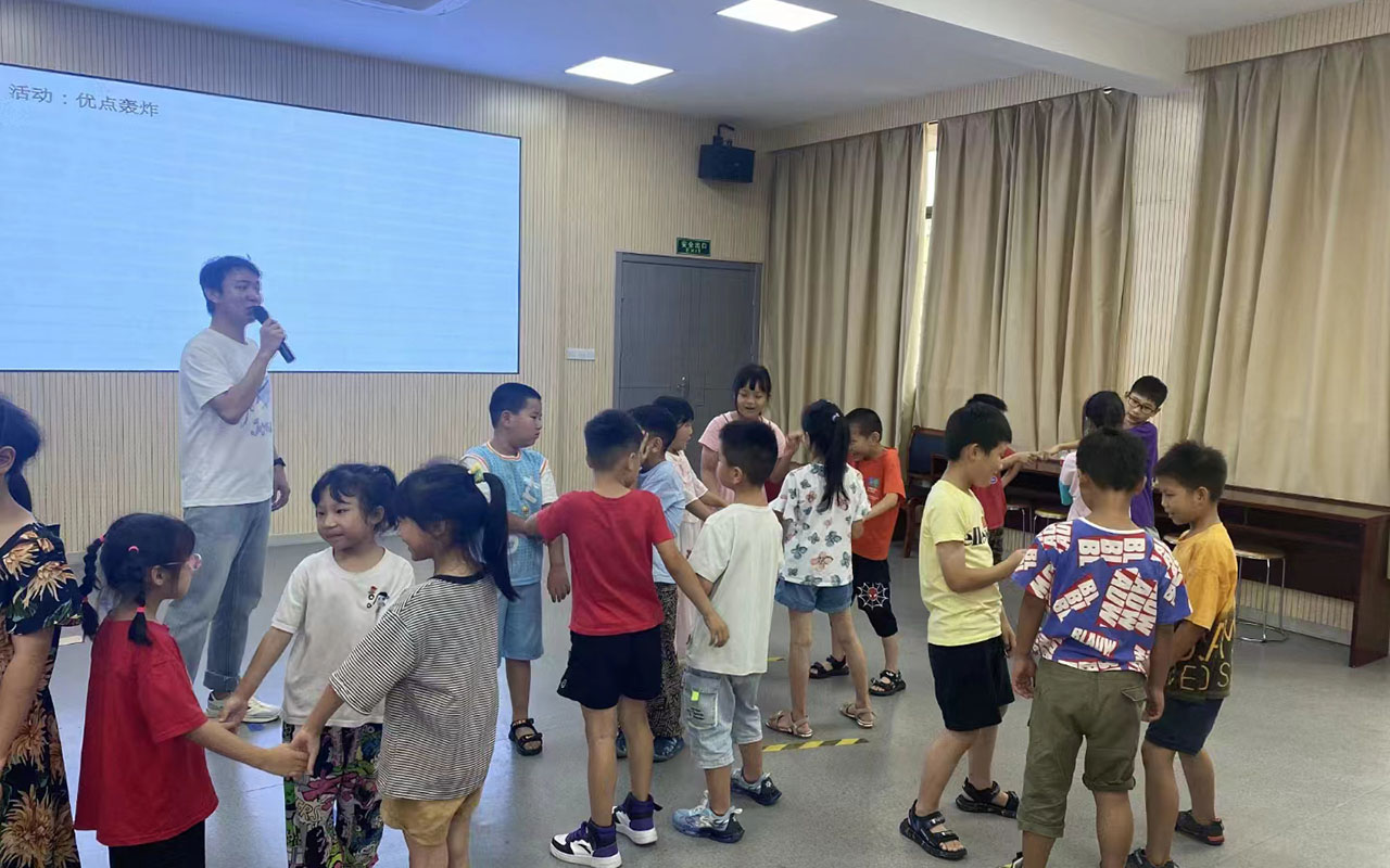 西塞山龙观乡中心学校